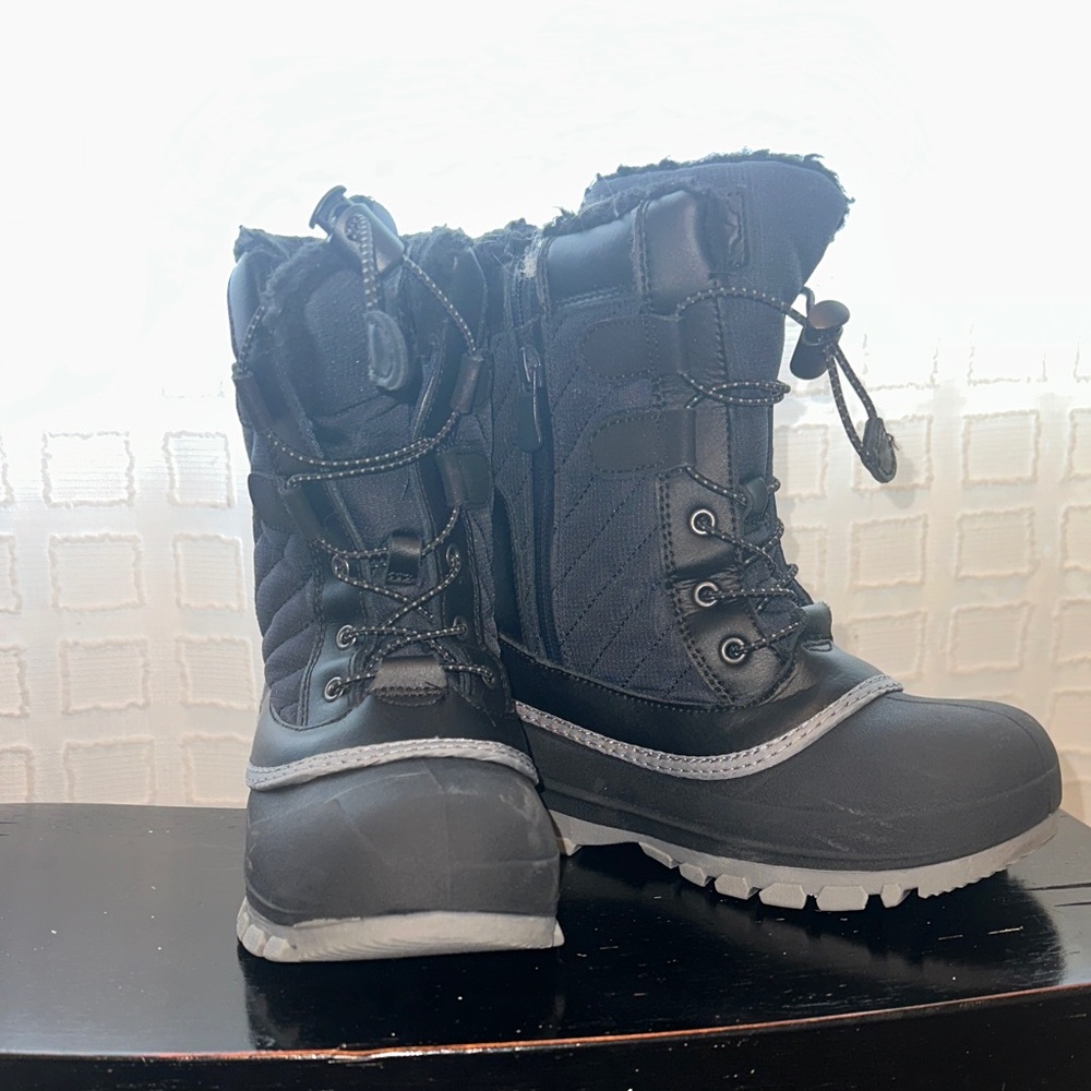 Cozy Black and Navy Snow Boots for Kids